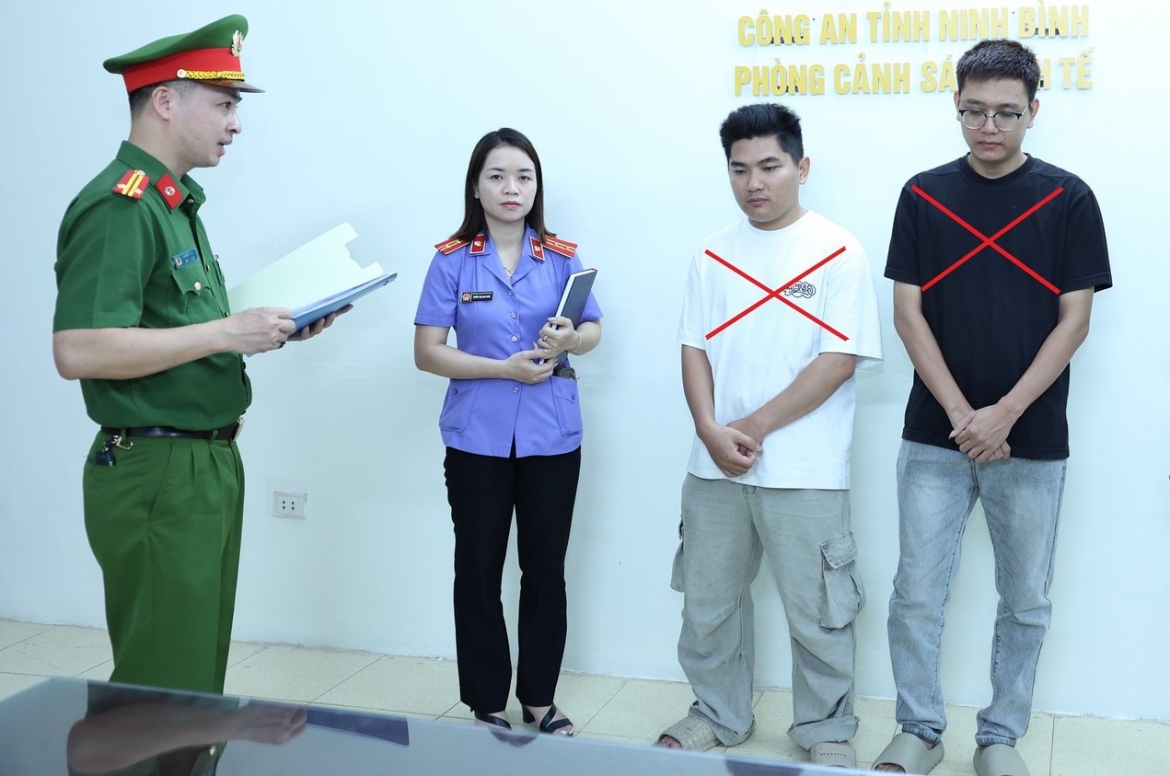 Khởi tố 2 đối tượng về hành vi “Xâm phạm quyền sở hữu công nghiệp”
